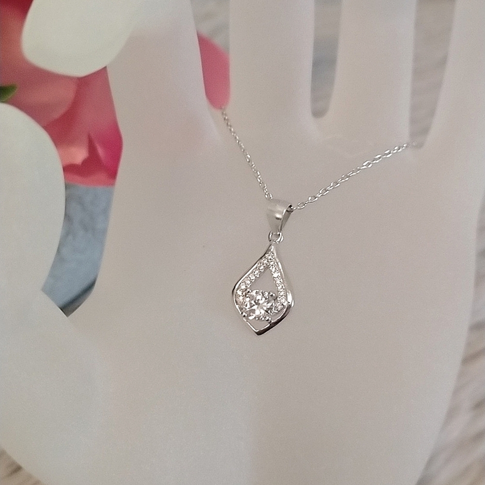 2/$30💕 BNWT Adjustable Sterling Silver Necklace